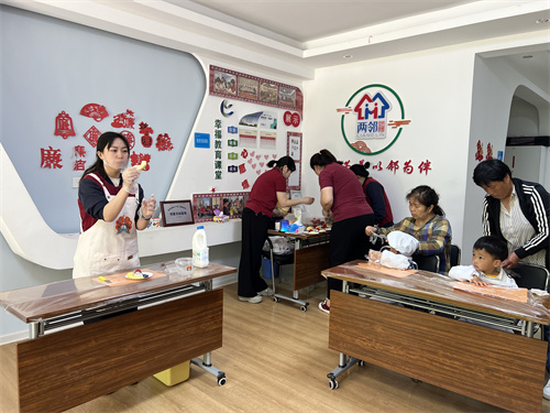 �к��������۽���һ��һС���������ߡ�΢�Ҹ���