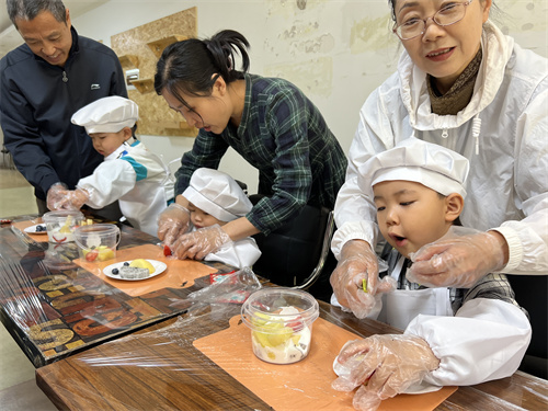 �к��������۽���һ��һС���������ߡ�΢�Ҹ���