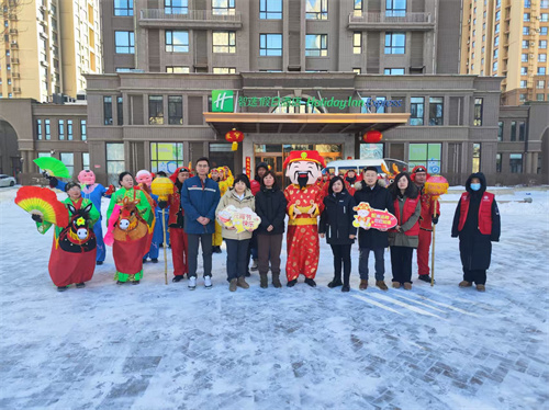 皇姑区明廉街道塔湾社区开展龙舞财神齐上阵,共绘幸福新篇章