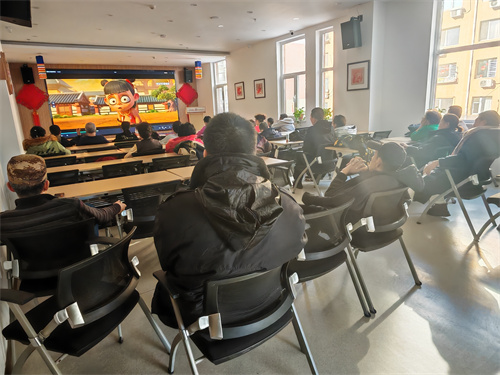 皇姑区明廉街道明北社区开展“周末影院”观影活动