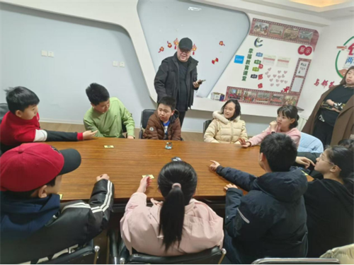 “放下手机,拥抱真实社交生活” 皇姑区明廉街道中海东社区假期主题活动