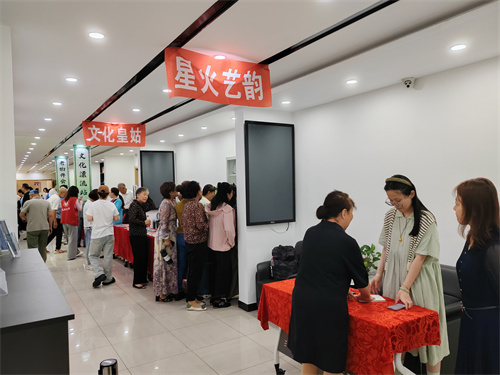 300件老物件“开口说话”!塔湾社区掀起穿越时空的文化浪潮