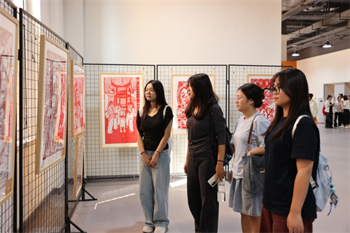 ���������Ρ�������ϡ�������ף��41����ʦ�ڼ�ֽ��������չ���������н���ѧԺ��չ