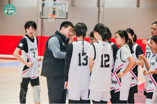 ϲѶ�������Ļ�·СѧŮ�������������¶�2025 M-ONE U12Ů�����Ǿ�