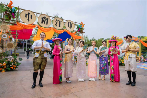 沈阳方特“泰浪狂欢节”已震撼来袭 解锁盛夏冰爽新玩法!