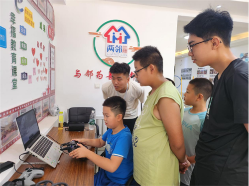学校放假 社区开学——明廉街道中海东社区青少年无人机科创课堂正式开讲!